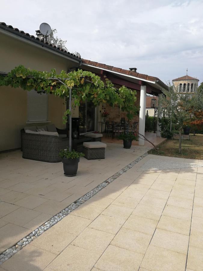 Au Doux Repos Bed and Breakfast Lucbardez-et-Bargues Εξωτερικό φωτογραφία