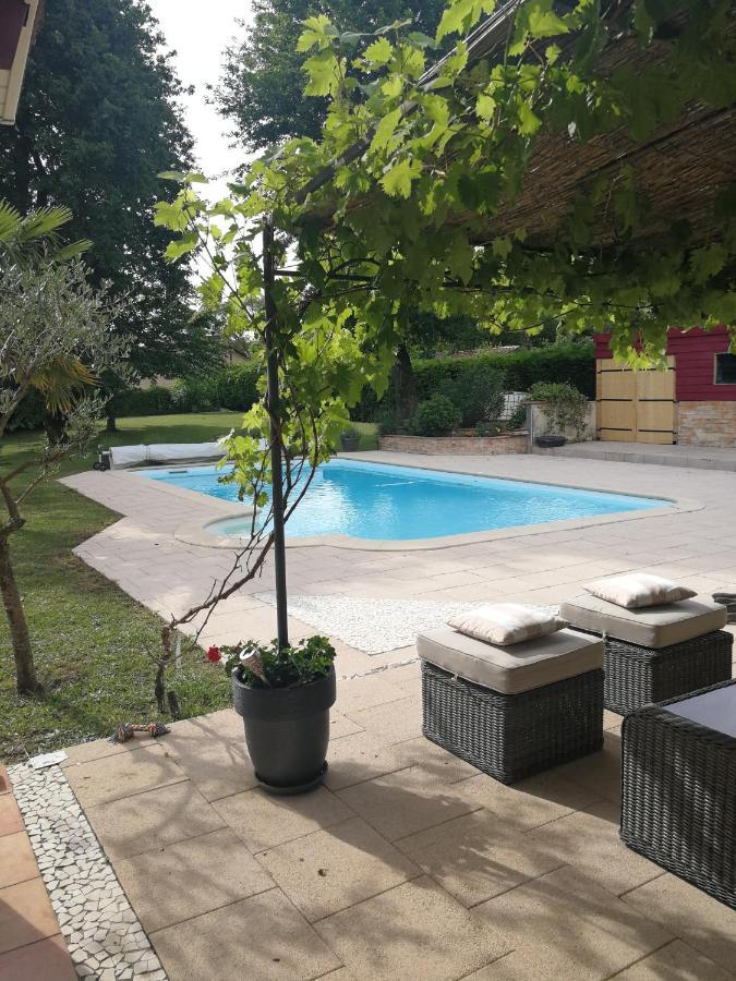 Au Doux Repos Bed and Breakfast Lucbardez-et-Bargues Εξωτερικό φωτογραφία